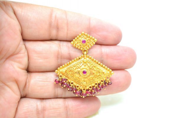  18K Solid Yellow Gold Earring With Ruby Stone Studded, (Marquise Shape), SGTAN-1218, Sold By 1 Pcs.