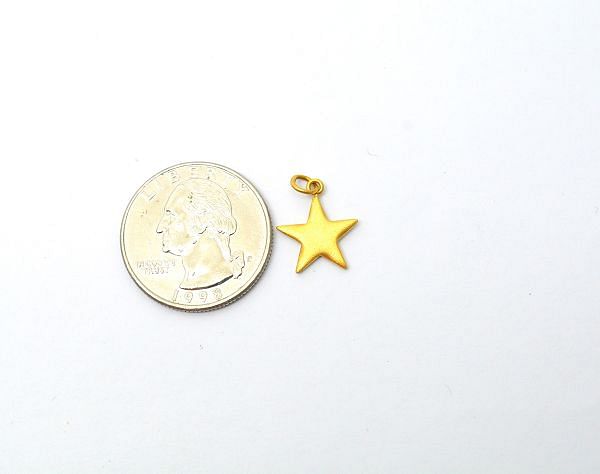 
15,7X13X8X1,2 mm 18k Solid Gold Star Charm Pendant With Plain Finished, SGTAN-0510, Sold By 1 Pcs.
