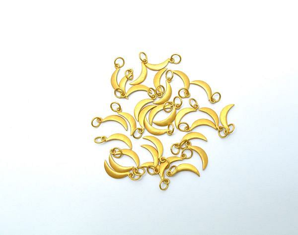 Plain 18K Solid Yellow Gold Moon Shape Pendant in 15,5X3,2X0,8 mm Size, SGTAN-0515, Sold By 1 Pcs.