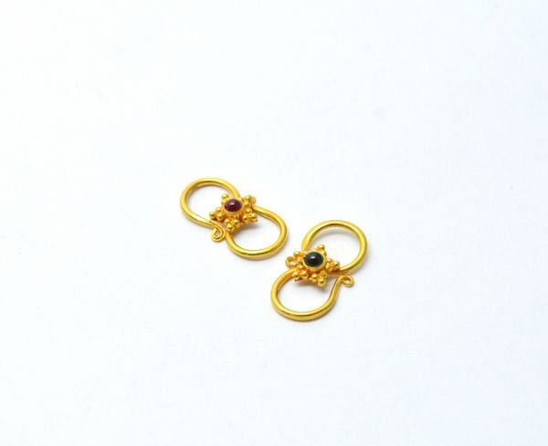 Amazing 18K Yellow Gold Handmade S-Clasp With Hydro Stones. Beautiful S-Clasp Lock Studded With Stones in Solid 18k Yellow Gold. Sold by 1 pcs