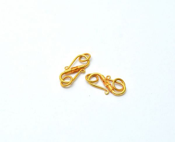 Beautiful 18k Solid Yellow Gold S-Clasp. 18X9mm Handmade And Very Lightweight 18k Gold S-Clasp in Shiny Finish. Sold By 1 pcs