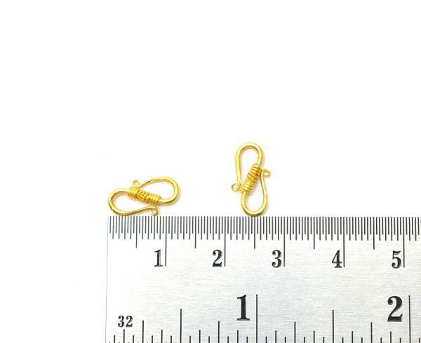 Stunning 18k Yellow Gold S- Clasp in Shin Finish. Beautiful Handmade 13X7mm S- Clasp Lock 18k Solid Yellow Gold. Sold by 1pcs
