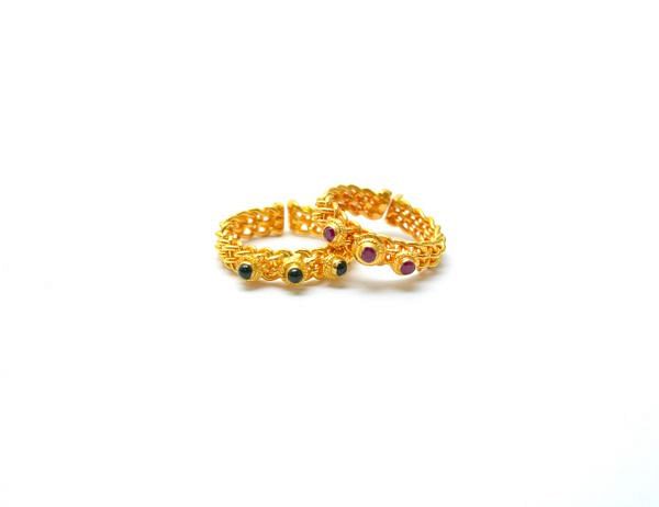 Gorgeous 18k Solid Yellow Gold Free Size Ring Studded With Hydro Stones. Amazingly Handcrafted Ring in 18k Solid Gold, Sold By 1pcs